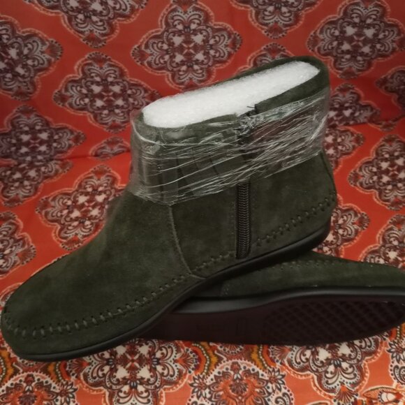 AEROSOLES Linbo Moccasin Style Fringe Suede Ankle Boots Size 6 Mid Green NWOT - Picture 3 of 7